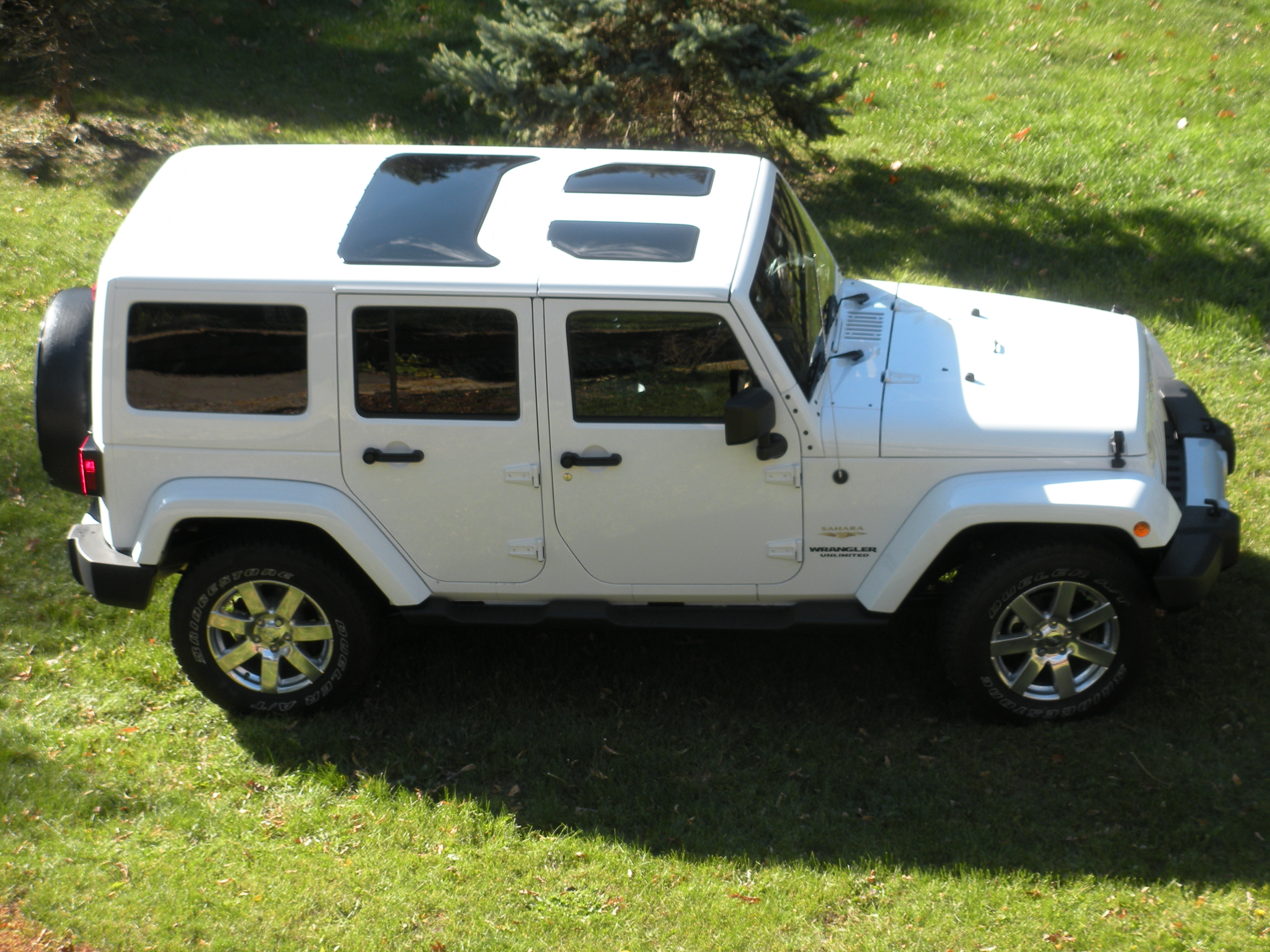 Jeep Wrangler profile view